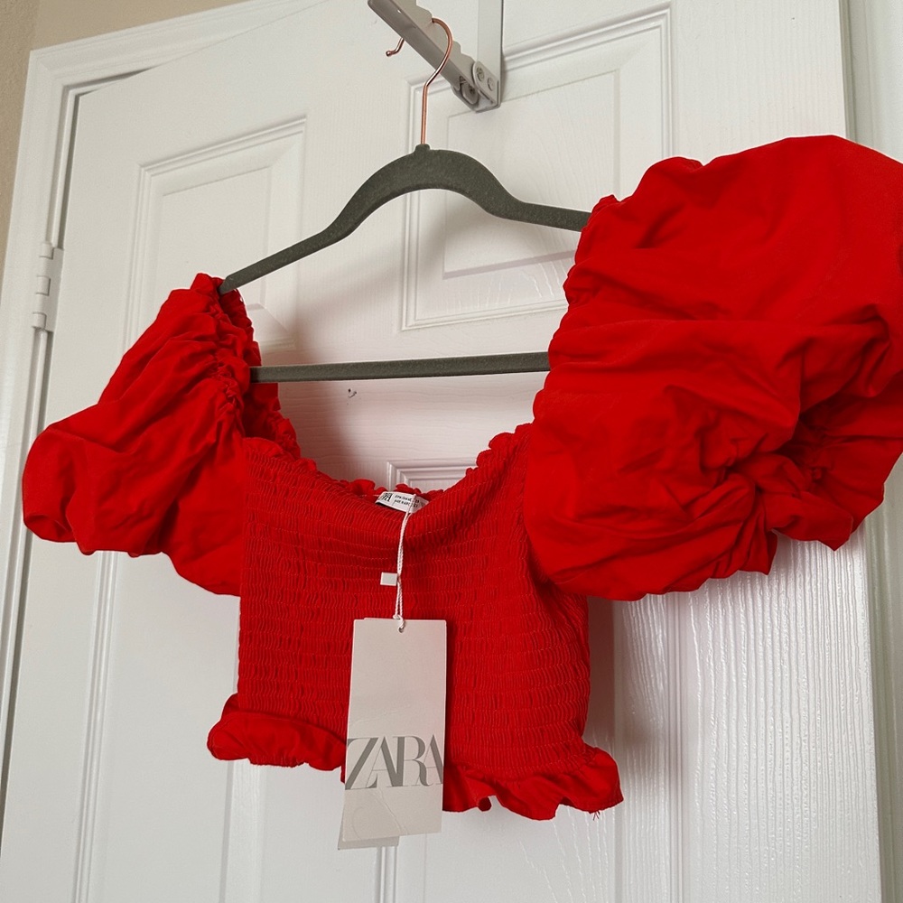 Zara red scrunch puffy sleeves off the shoulder blouse crop top bloggers FAVE!